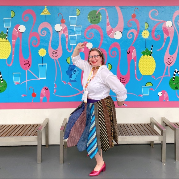 FeathersRuffled is LIVE! Welcome to my Closet! - Picture 5 of 9